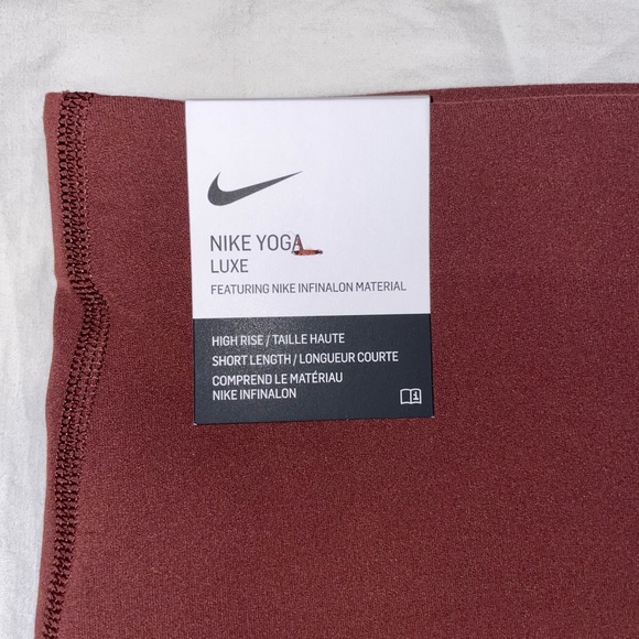 NWT-Nike Women Yoga Luxe Shorts Bronze Eclipse/Smokey Mauve - Picture 10 of 14
